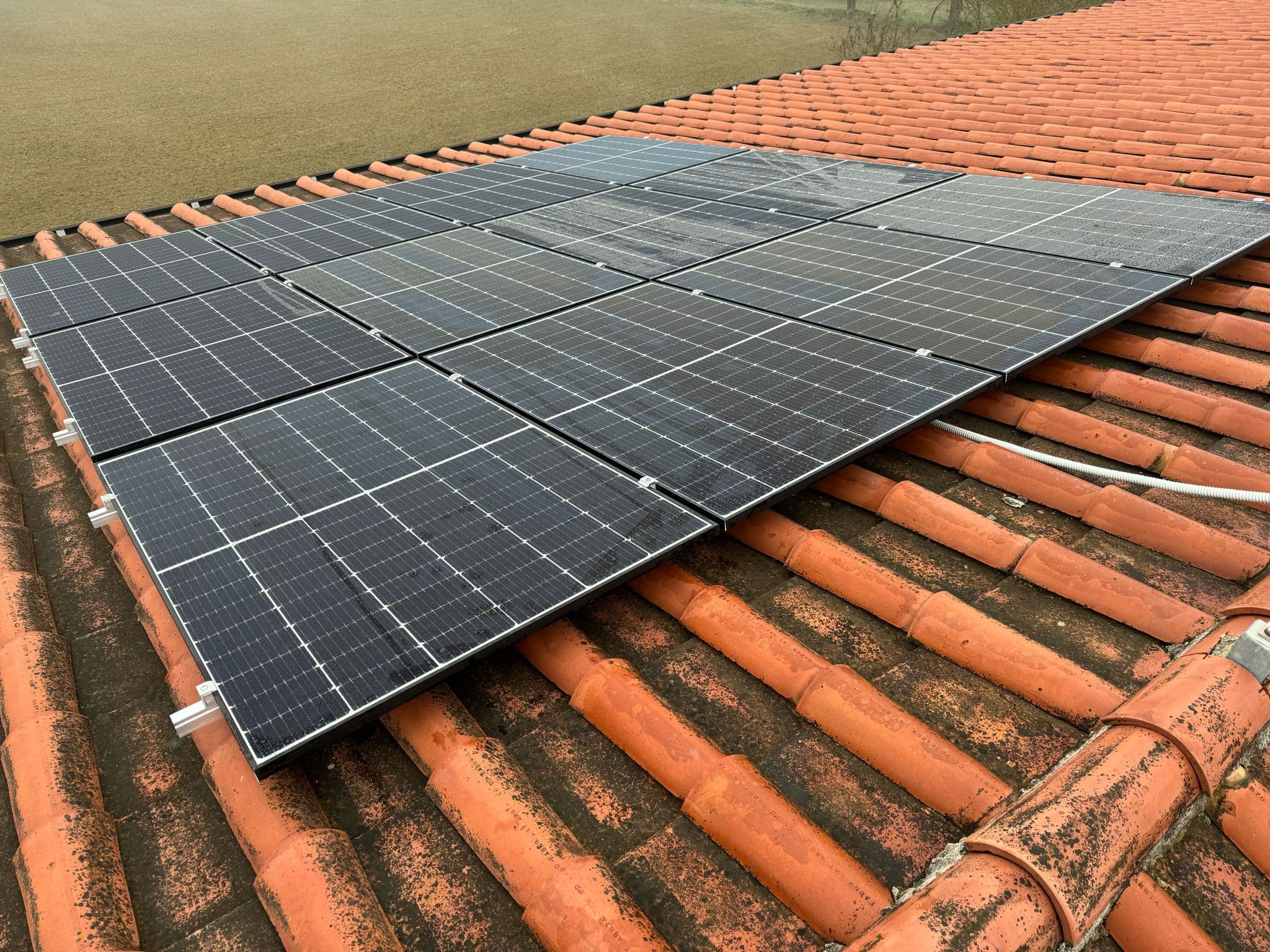Foto numero 3 di Impianto Aziendale da 9.96 kW ibrido senza accumulo