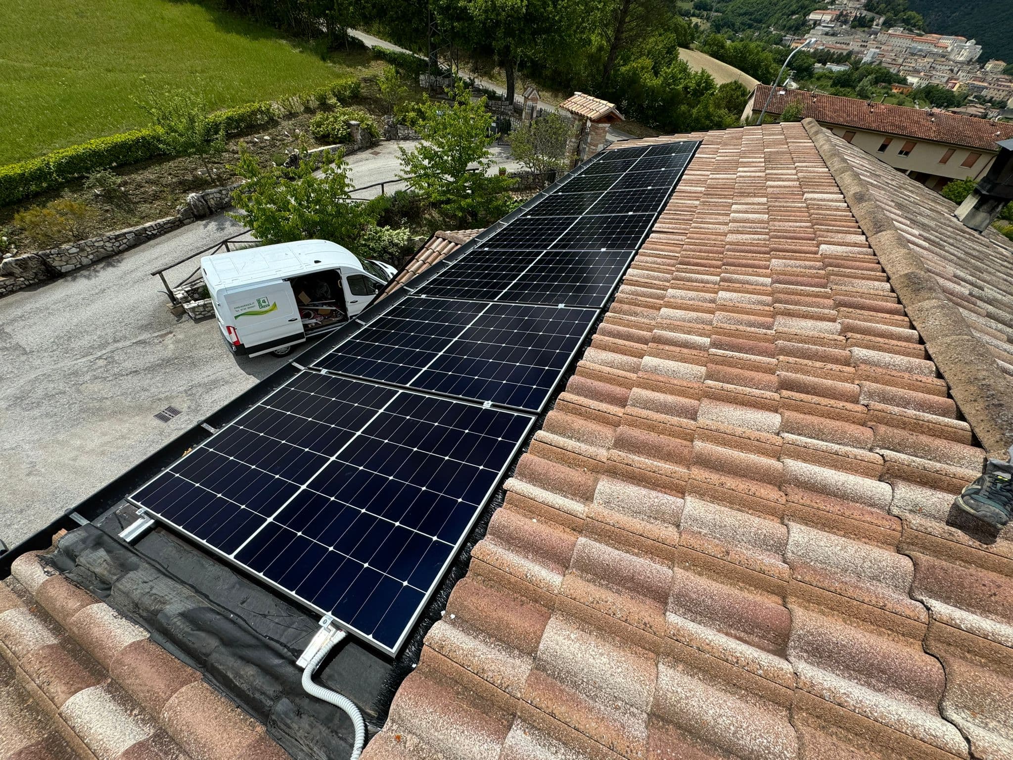 Foto numero 1 di Impianto da 3 kW ibrido con accumulo da 5 kWh