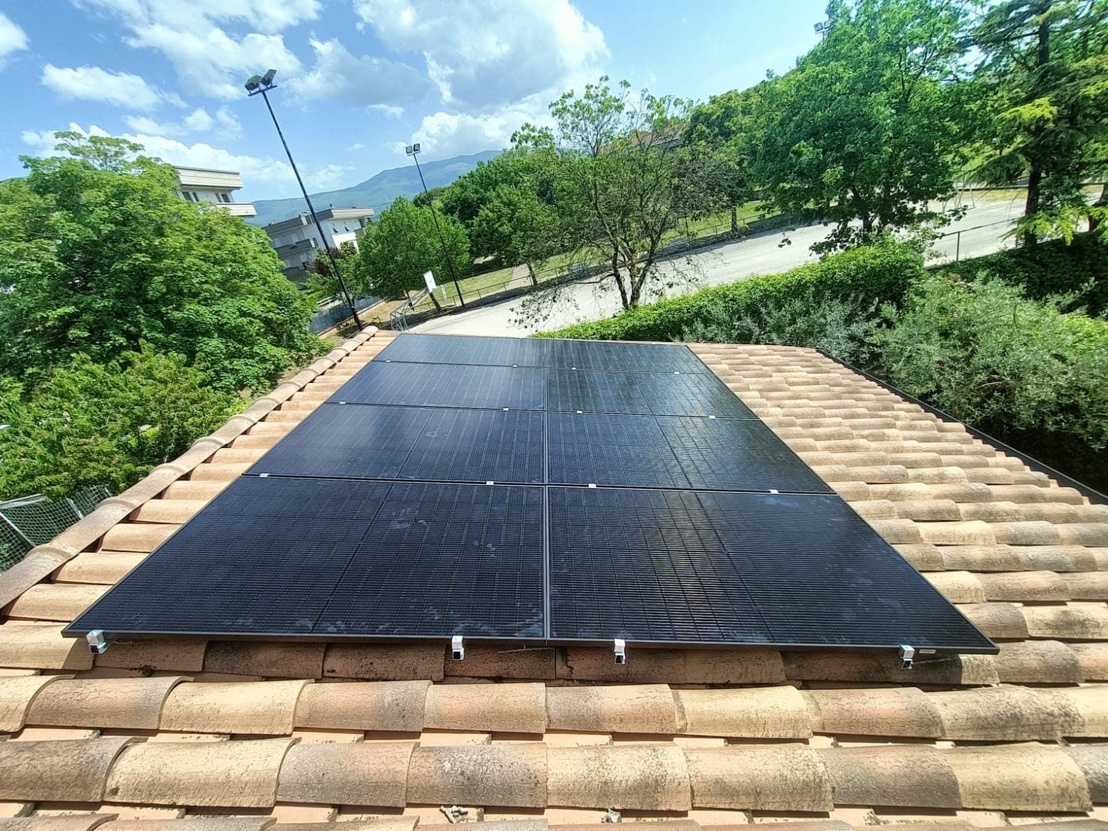 Foto numero 1 di Impianto da 6kW ibrido senza accumulo
